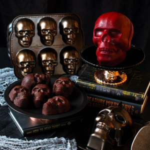 Forma Nordic Ware Haunted Skull