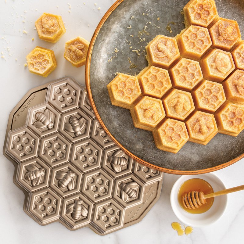 Forma Nordic Ware Honeycomb Pull-Apart