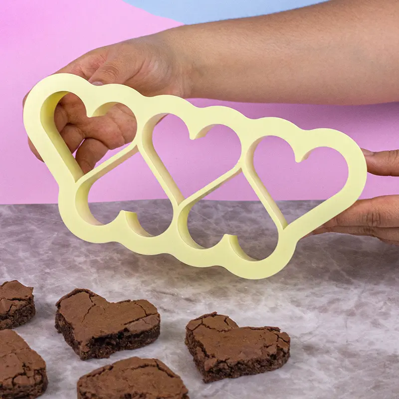 Cortador de Brownies Corações 6cm x 6cm