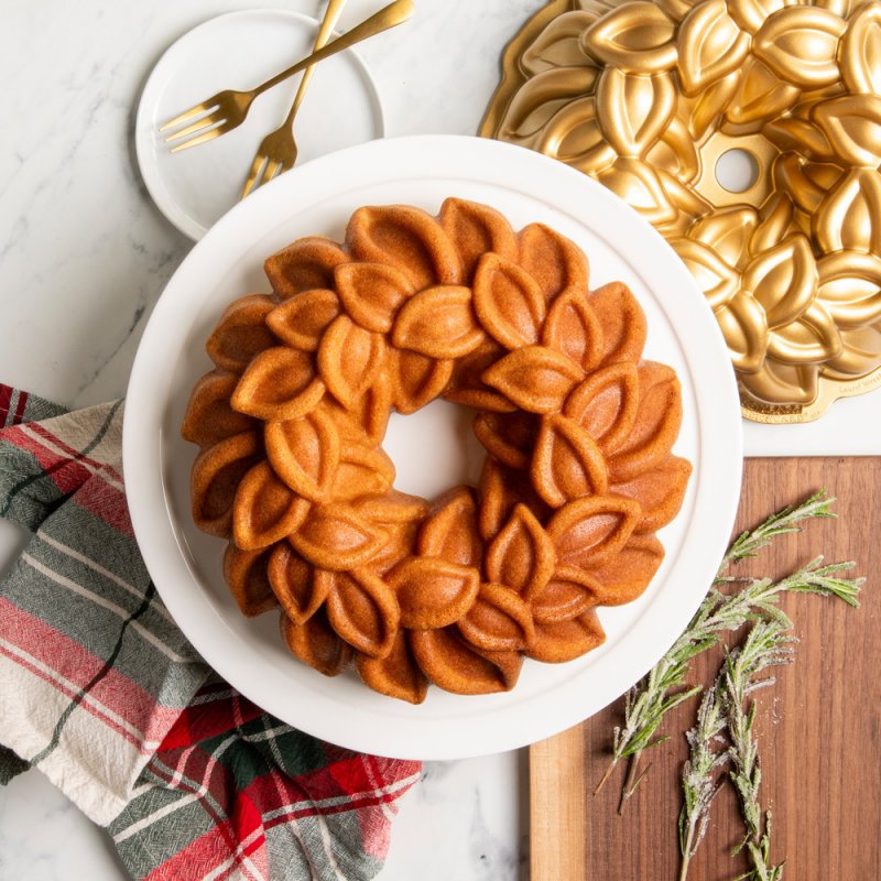 Forma Nordic Ware Laurel Wreath Bundt