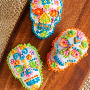 Forma Nordic Ware Skull Cakelets