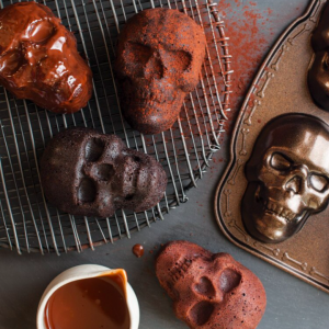 Forma Nordic Ware Skull Cakelets