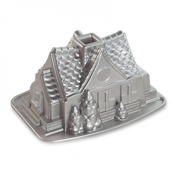 Forma Nordic Ware Gingerbread House Forma Nordic Ware Gingerbread House