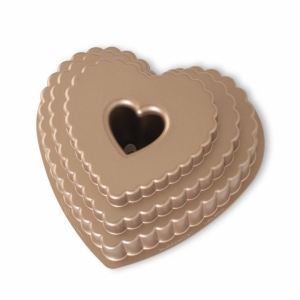 Forma Nordic Ware Tiered Heart