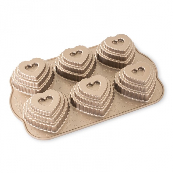 Forma Nordic Ware Tiered Heart Cakelet Forma Nordic Ware Tiered Heart Cakelet