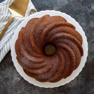 Forma Nordic Ware Swirl Bundt