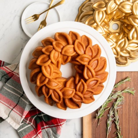 Forma Nordic Ware Laurel Wreath Bundt