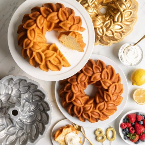 Forma Nordic Ware Laurel Wreath Bundt