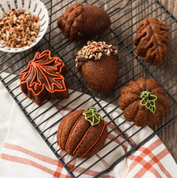 Forma Nordic Ware Autumn Treats