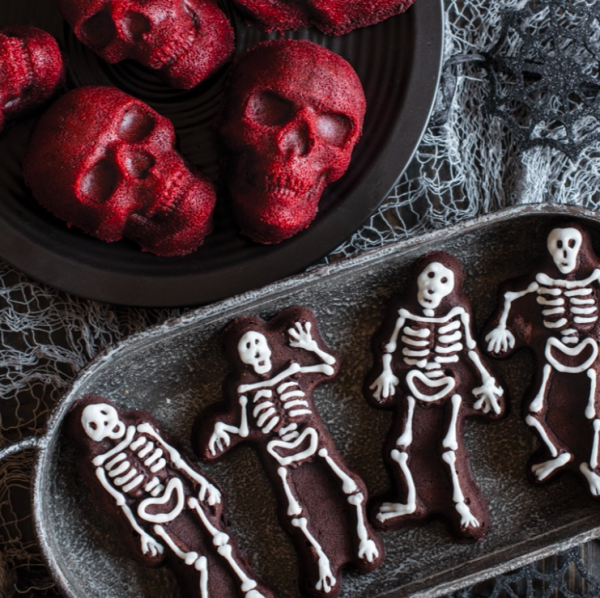 Forma Nordic Ware Spooky Skeleton Cakelets Forma Nordic Ware Spooky Skeleton Cakelets