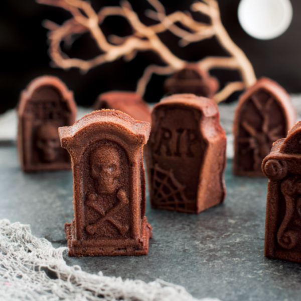 Forma Nordic Ware Tombstone Cakelets