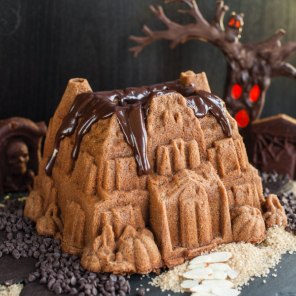 Forma Nordic Ware Haunted Manor Pan Forma Nordic Ware Haunted Manor Pan